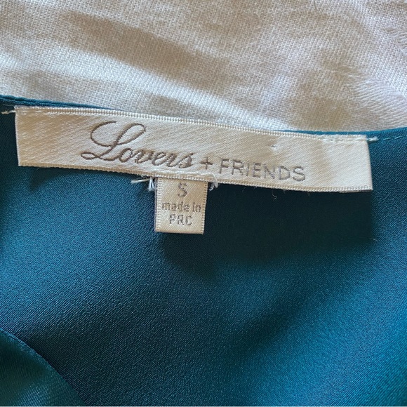 Lovers and Friends blue/green size small top. Tie front, flutter sleeves. Satiny - Picture 5 of 7